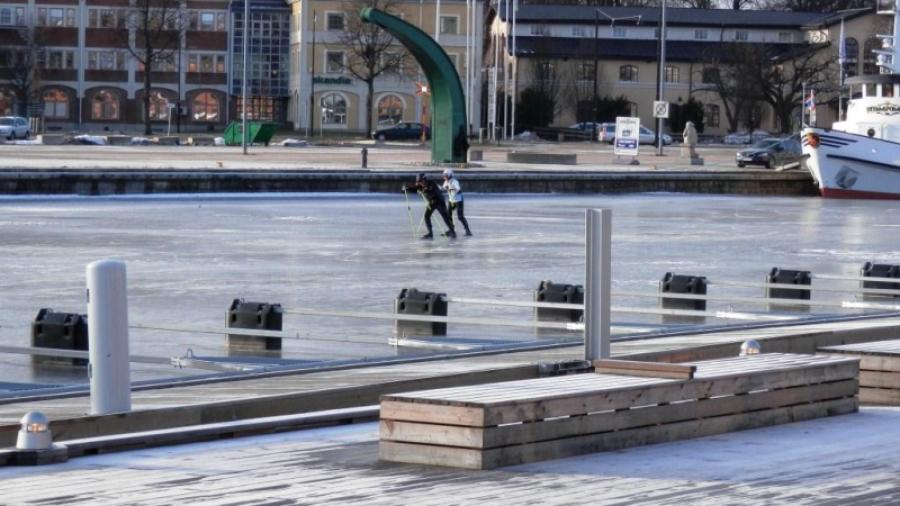 Vinteraktivitet på hamnbassängens is